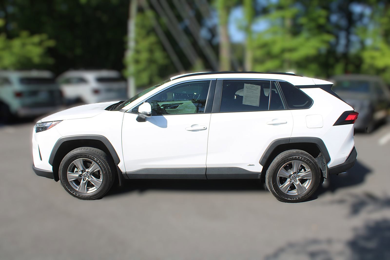 Used 2024 Toyota RAV4 XLE AWD/4WD image 5