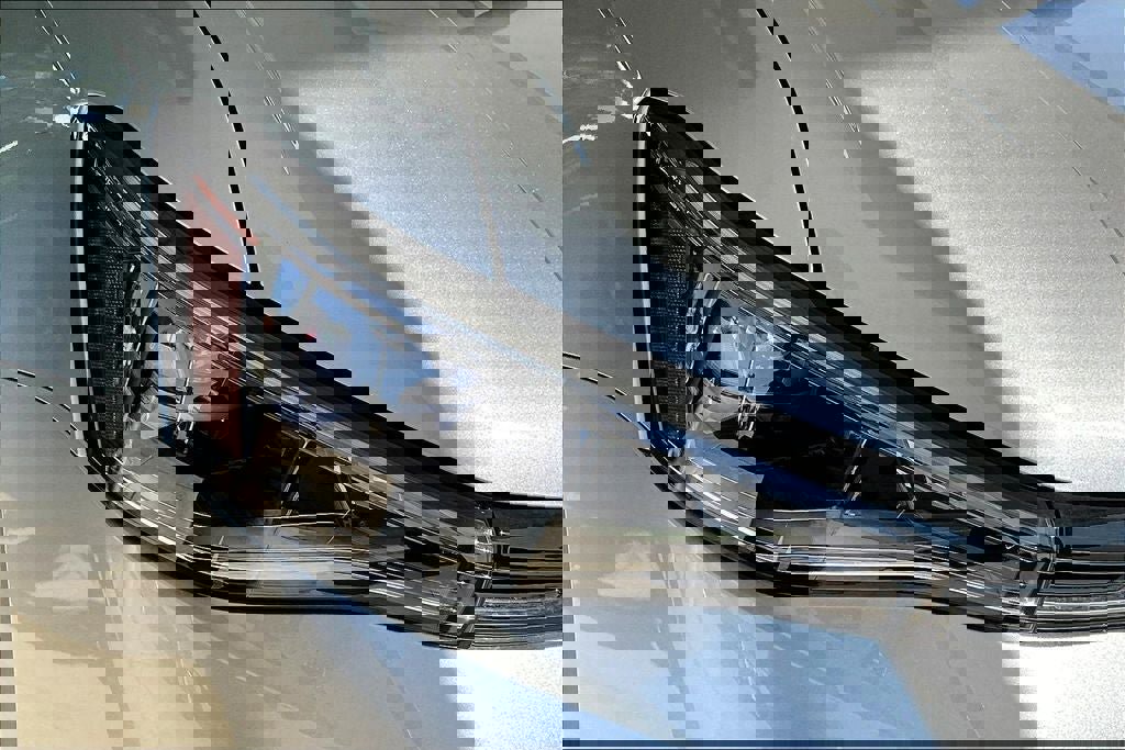 New 2025 Volkswagen Taos SE image 28