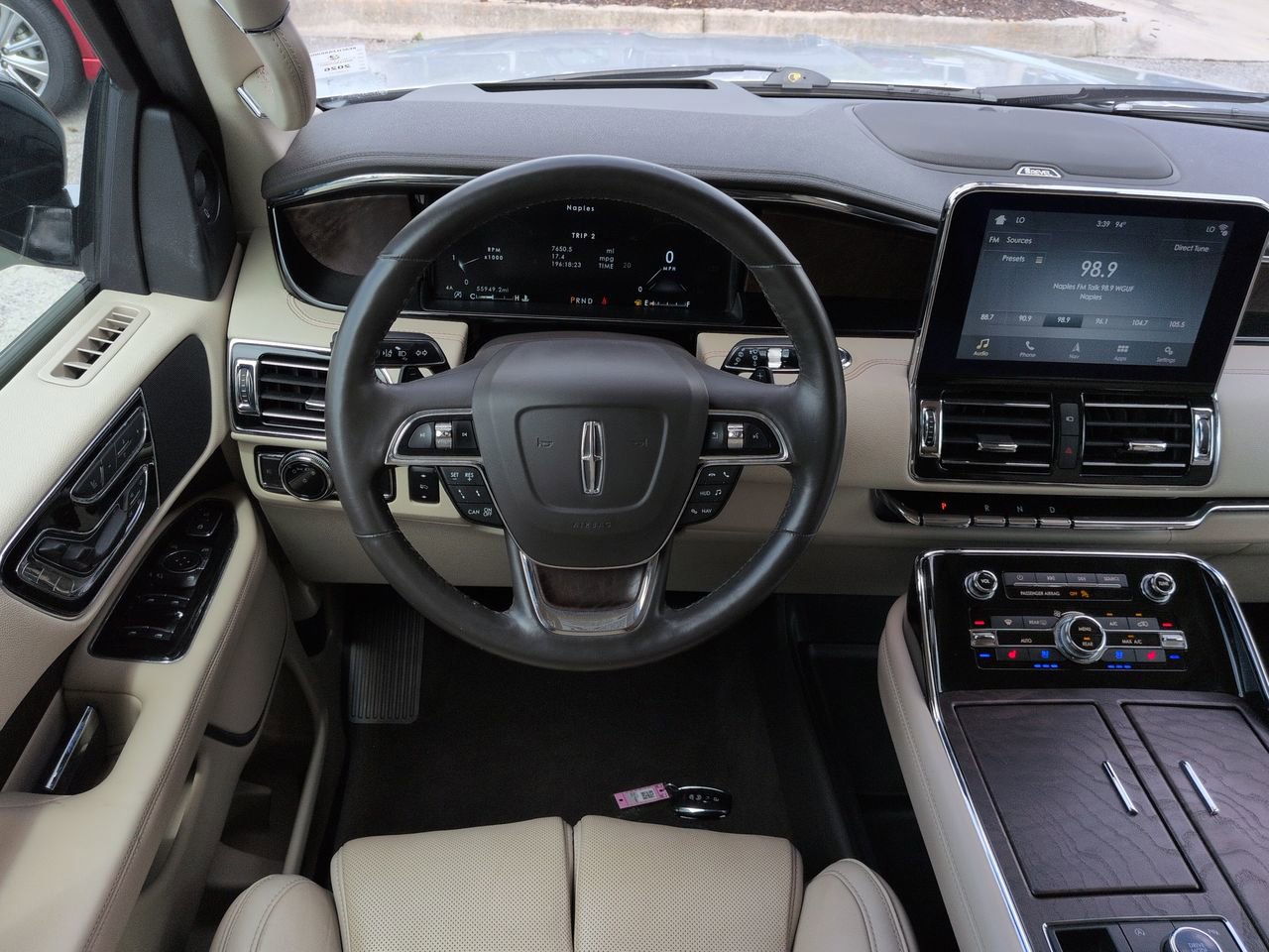 Used 2019 Lincoln Navigator Reserve w/ Cargo Package AWD/4WD image 16