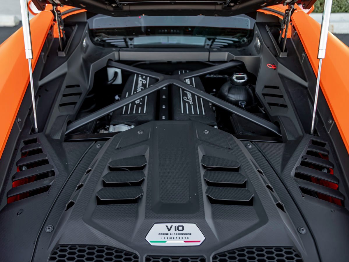 Used 2021 Lamborghini Huracan EVO image 19