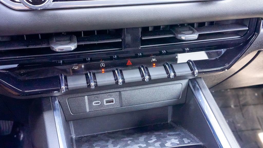 Used 2024 GMC Canyon Elevation w/ Trailering Package image 30