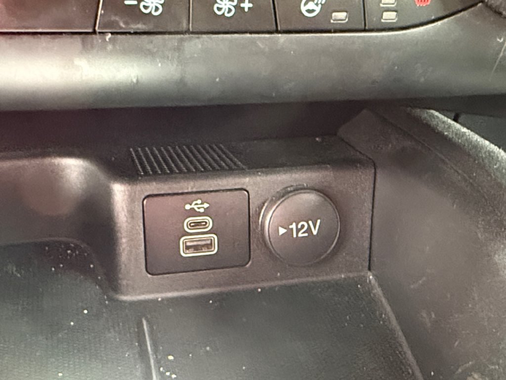 Used 2025 Ford Escape ST-Line Select AWD/4WD image 32