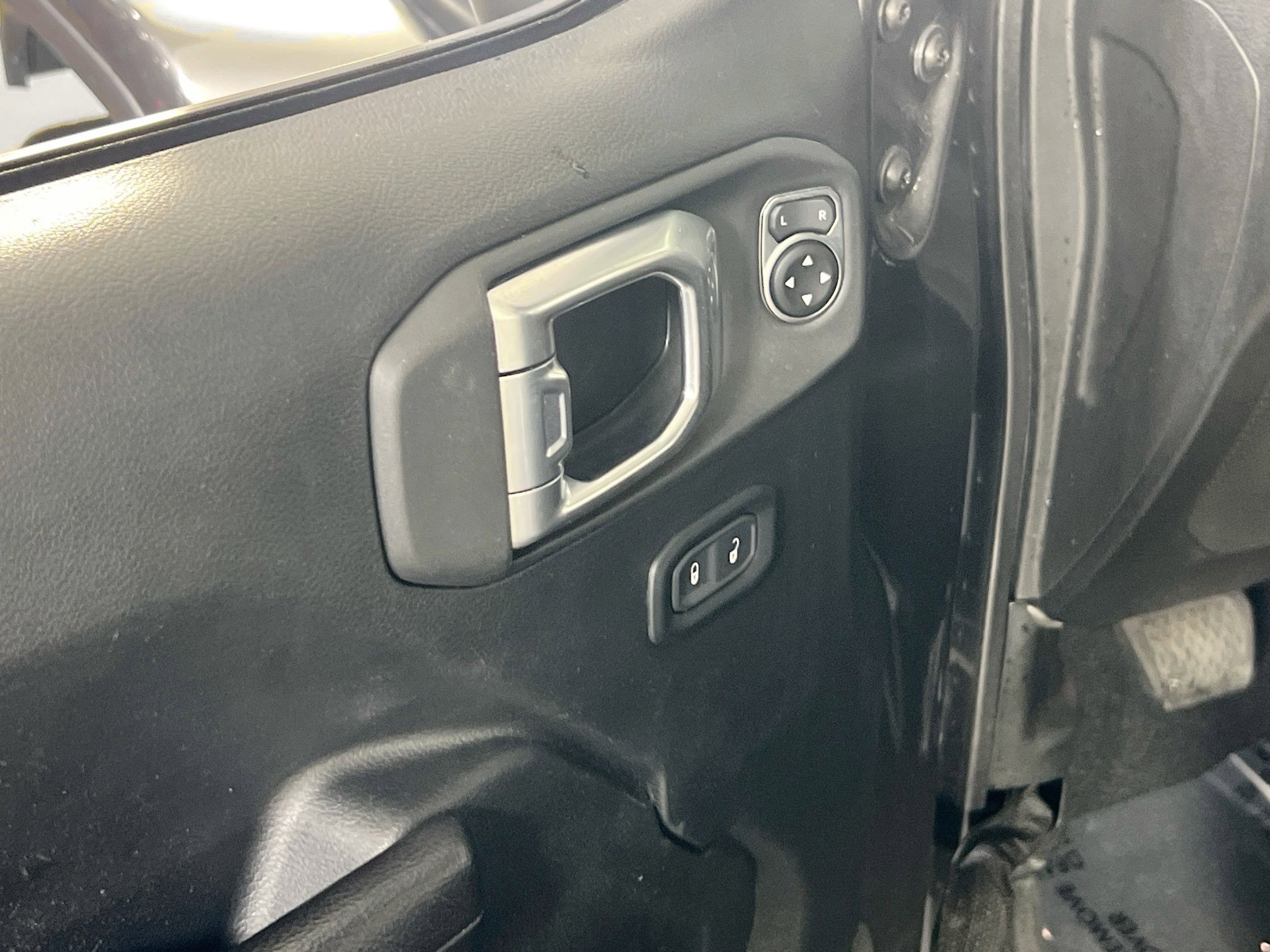 Used 2022 Jeep Gladiator Sport image 18