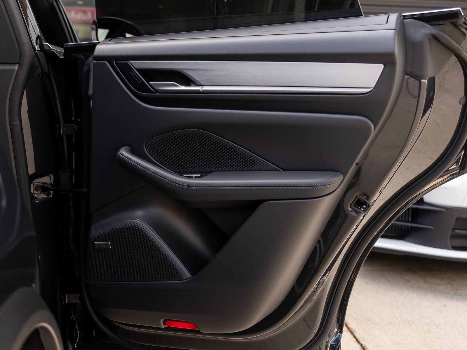 New 2025 Porsche Macan 4S Electric image 40