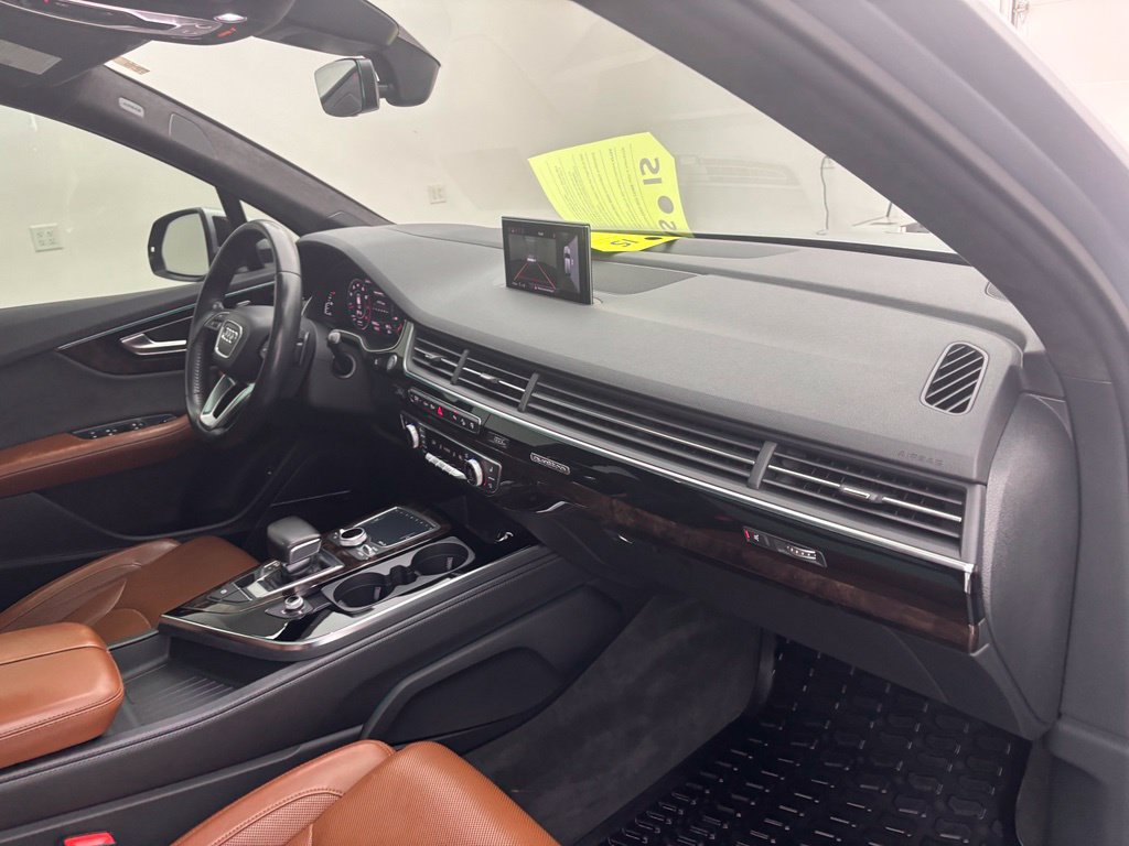 Used 2017 Audi Q7 3.0T Prestige AWD/4WD image 32