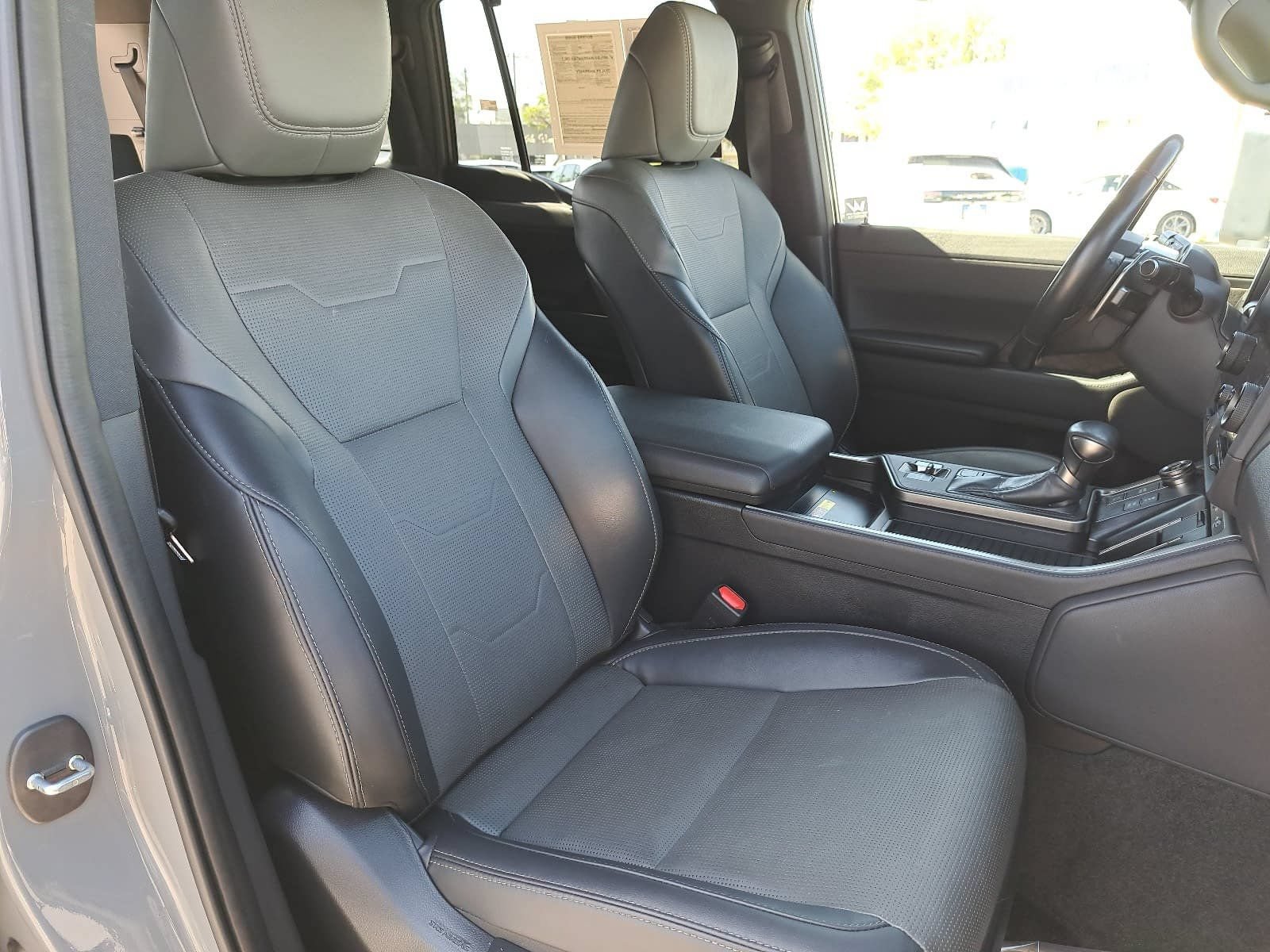 Used 2024 Lexus GX 550 w/ Cold Area Package AWD/4WD image 10