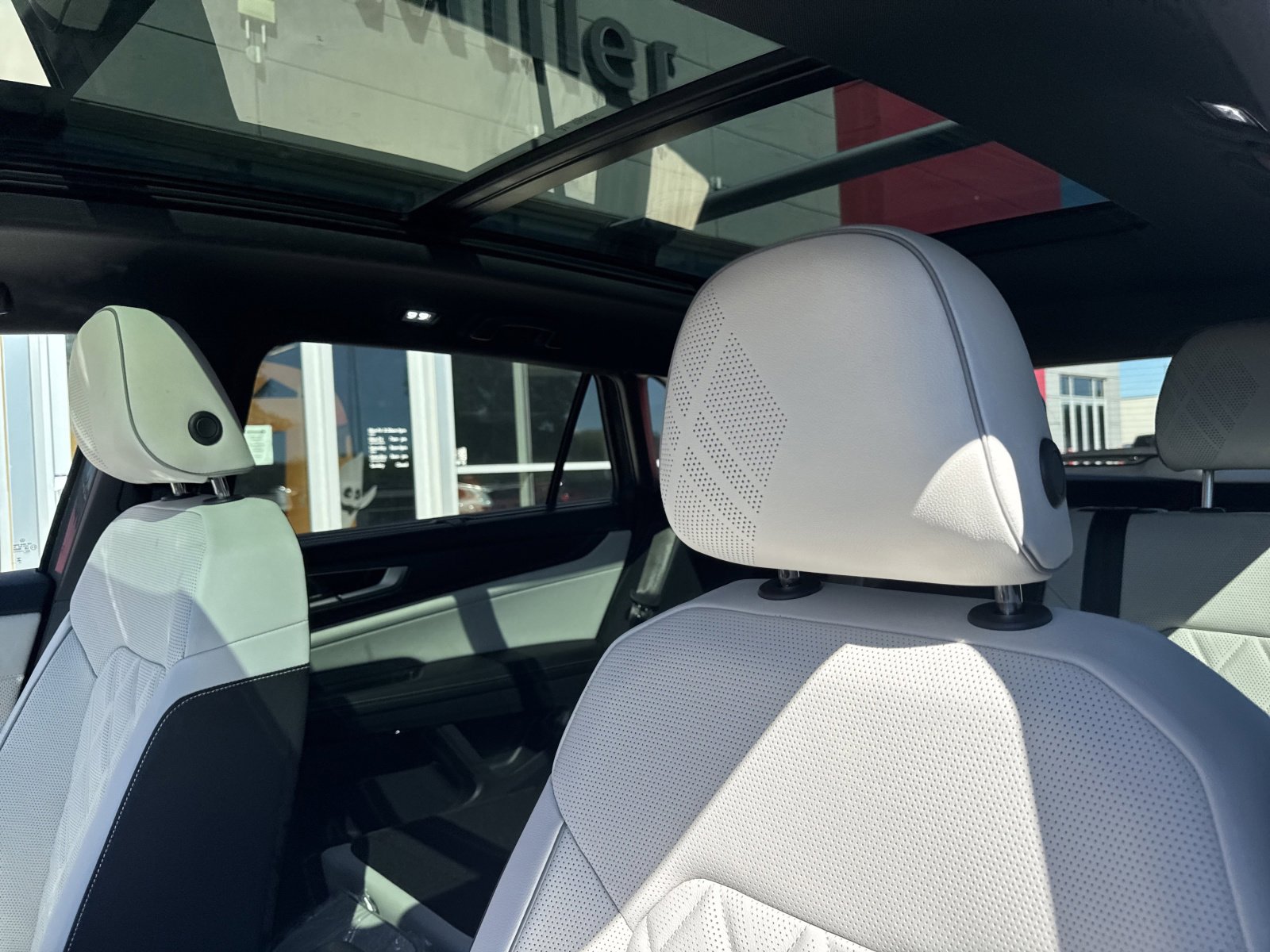 New 2026 Volkswagen Atlas Cross Sport SEL Premium R-Line image 17