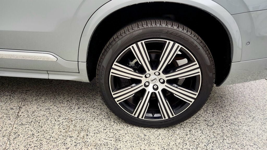 Used 2025 Volvo XC90 T8 Plus w/ Protection Package Premier AWD/4WD image 9
