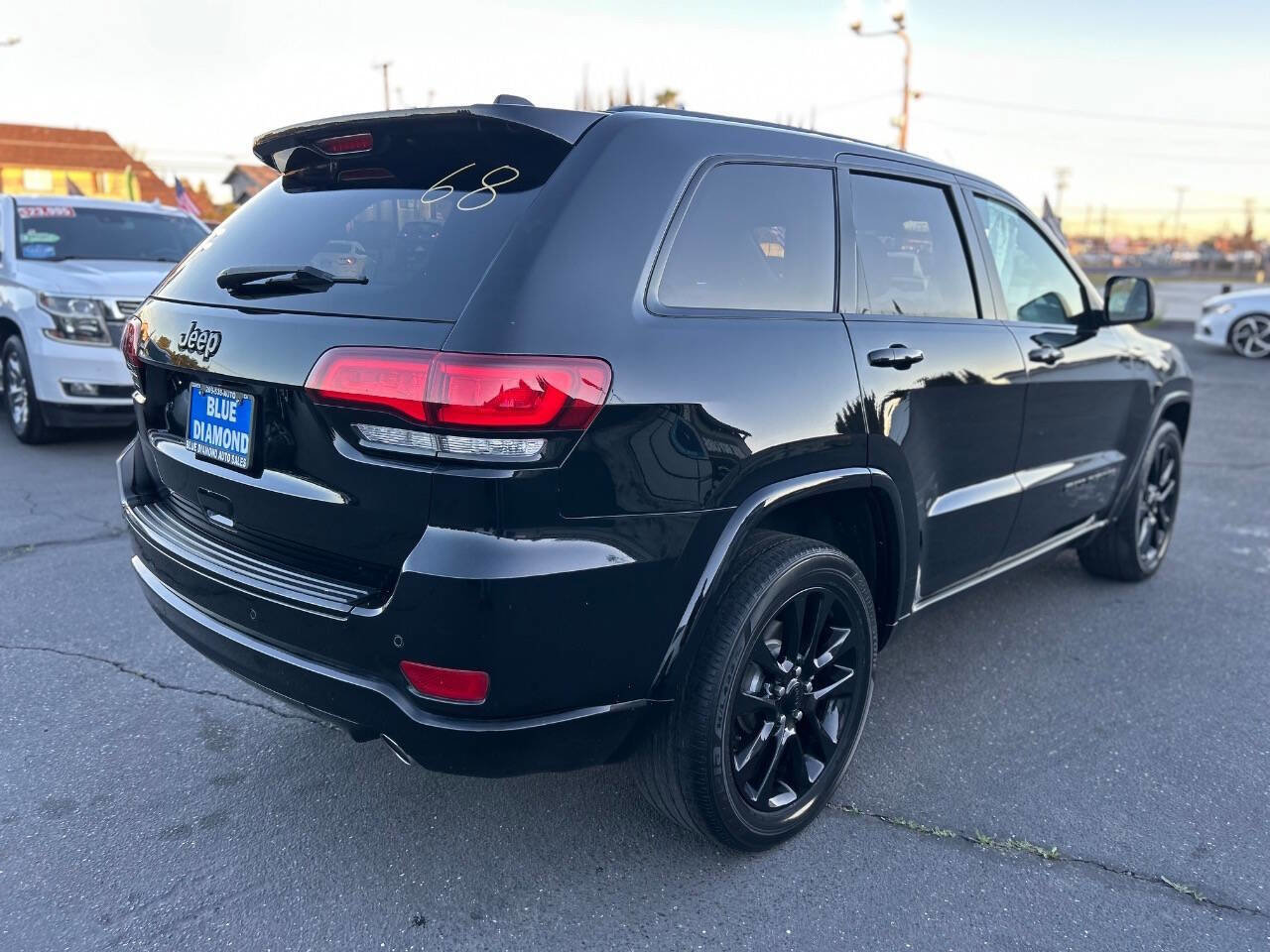 Used 2018 Jeep Grand Cherokee Altitude RWD image 7