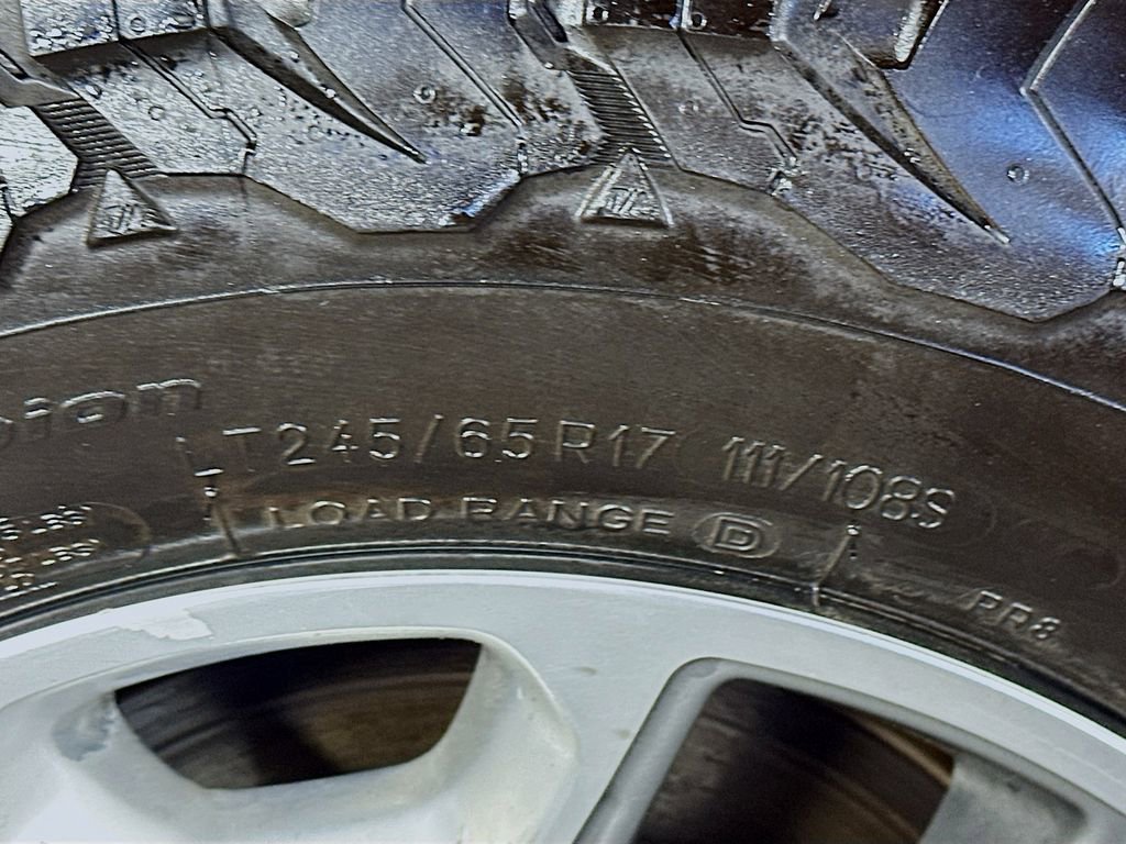 Used 2019 Jeep Cherokee Trailhawk w/ Comfort/Convenience Group AWD/4WD image 33