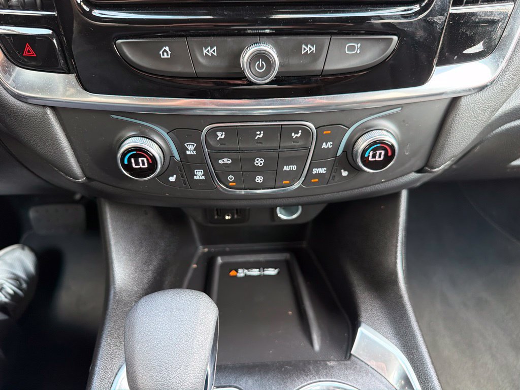 Used 2023 Chevrolet Traverse LT FWD image 68