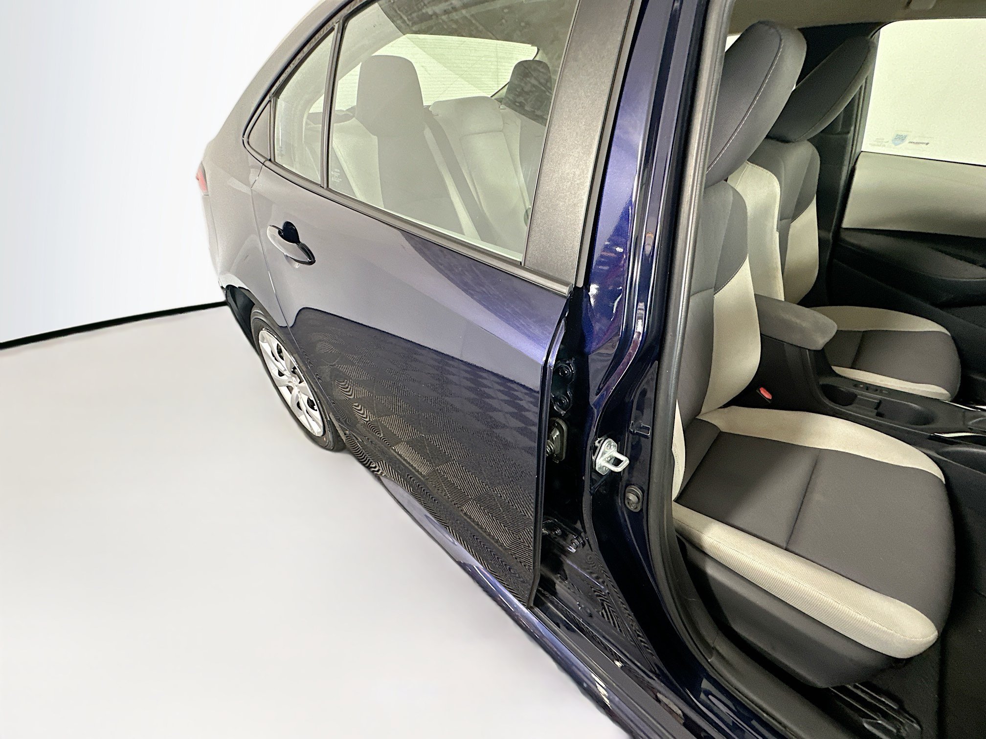 Used 2024 Toyota Corolla LE FWD image 27