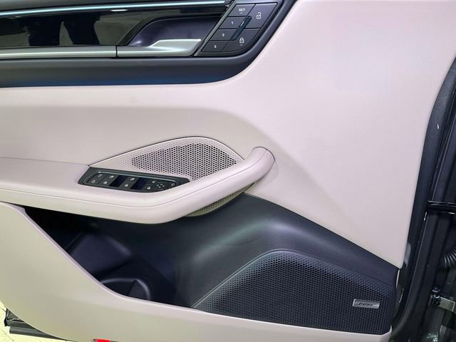 New 2026 Porsche Macan 4 Electric image 39