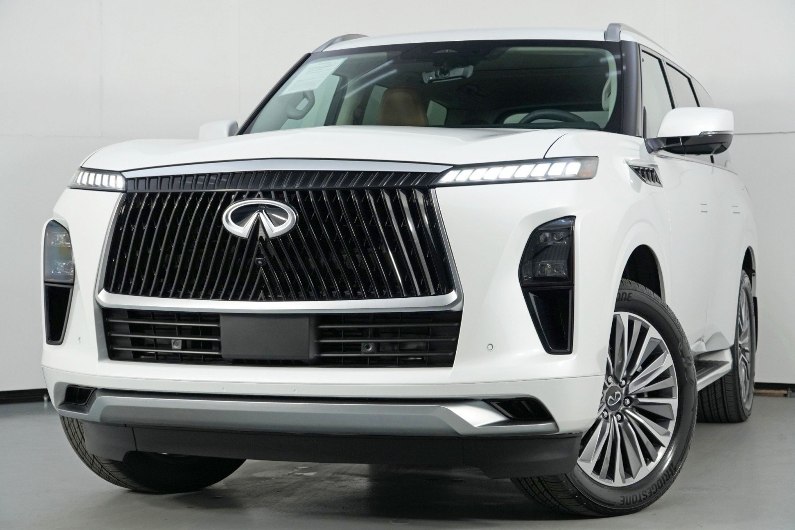 Used 2025 INFINITI QX80 Luxe w/ Cargo Package AWD/4WD image 3