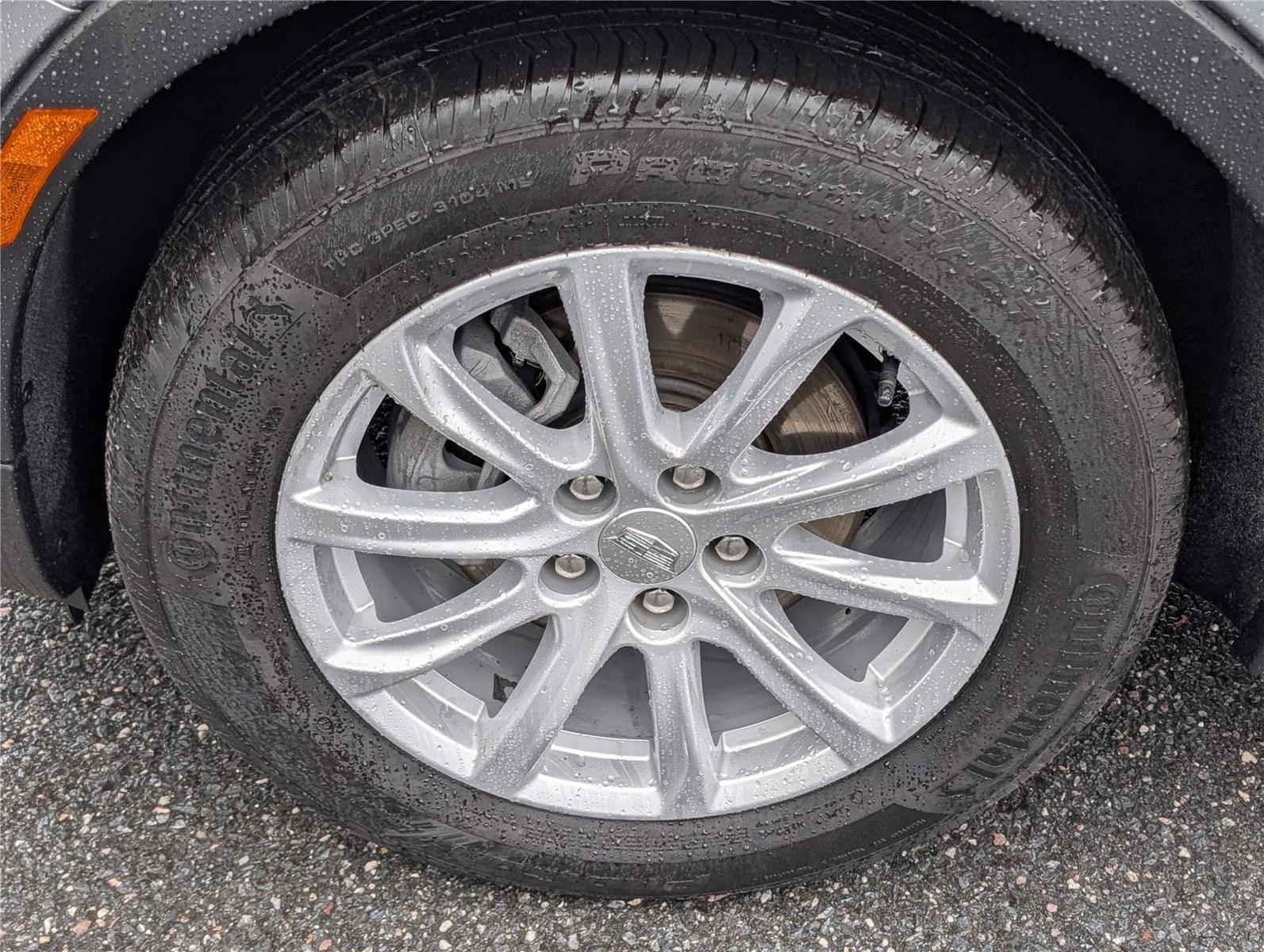 Used 2023 Cadillac XT4 Luxury w/ Cold Weather Package image 11