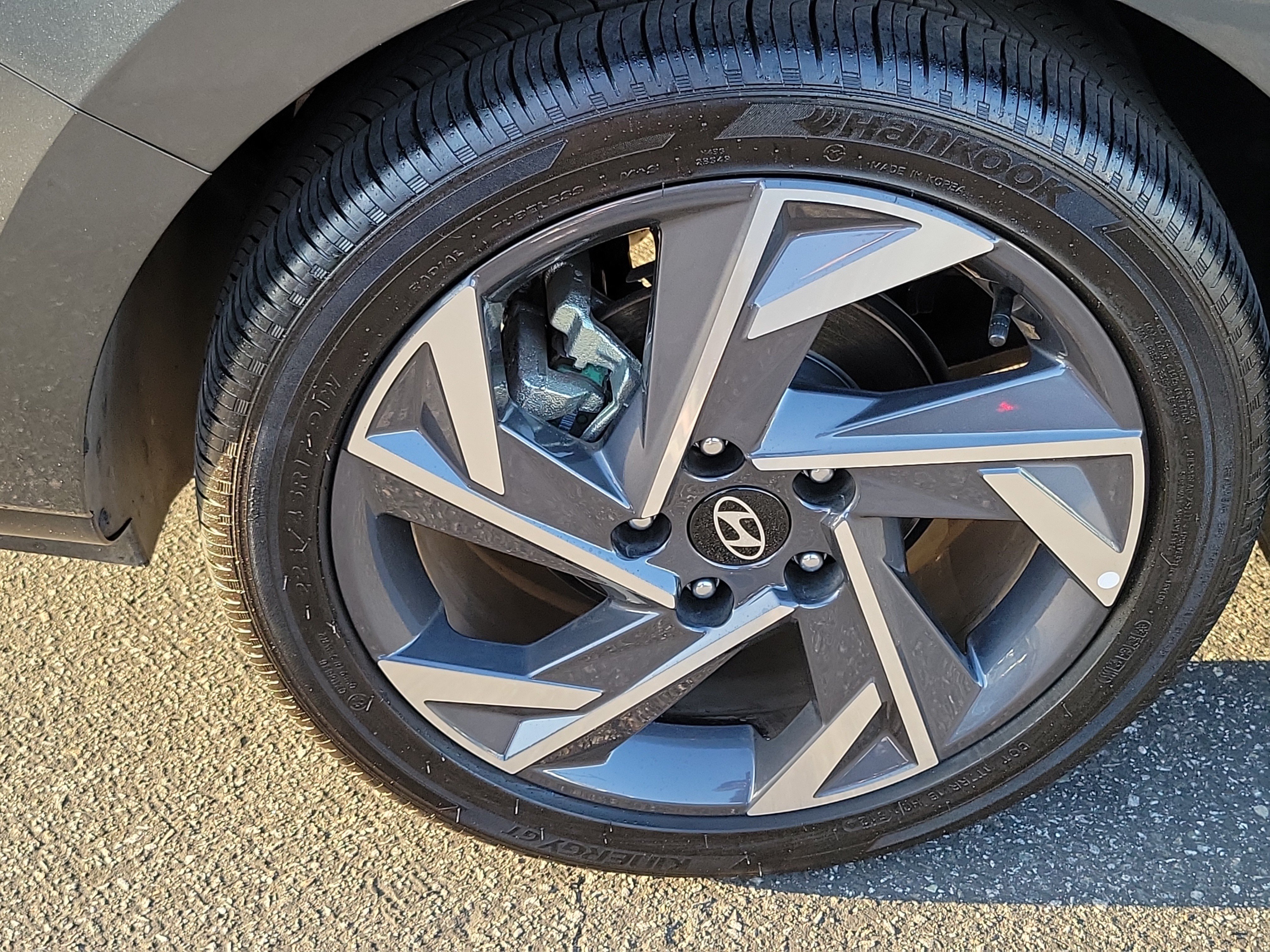 Certified 2025 Hyundai Elantra Limited FWD image 24