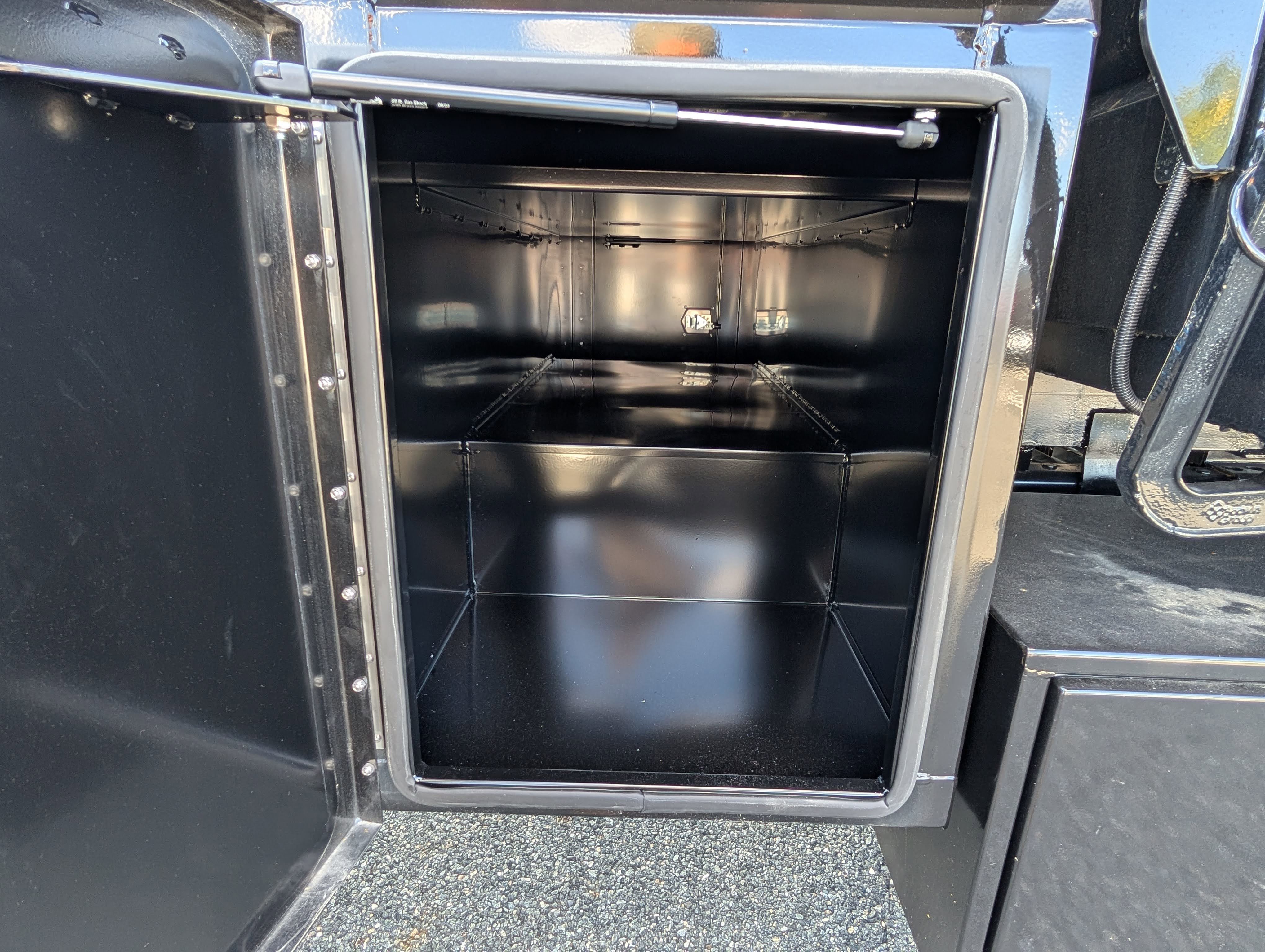 New 2025 Ford F550 4x4 Crew Cab image 19