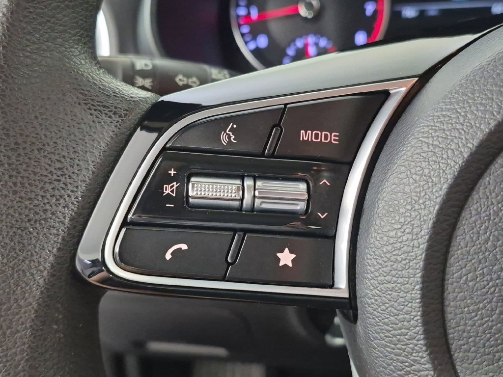 Used 2023 Kia Forte LXS w/ LXS Technology Package FWD image 18