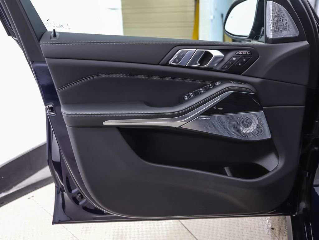 New 2026 BMW X7 M60i image 9