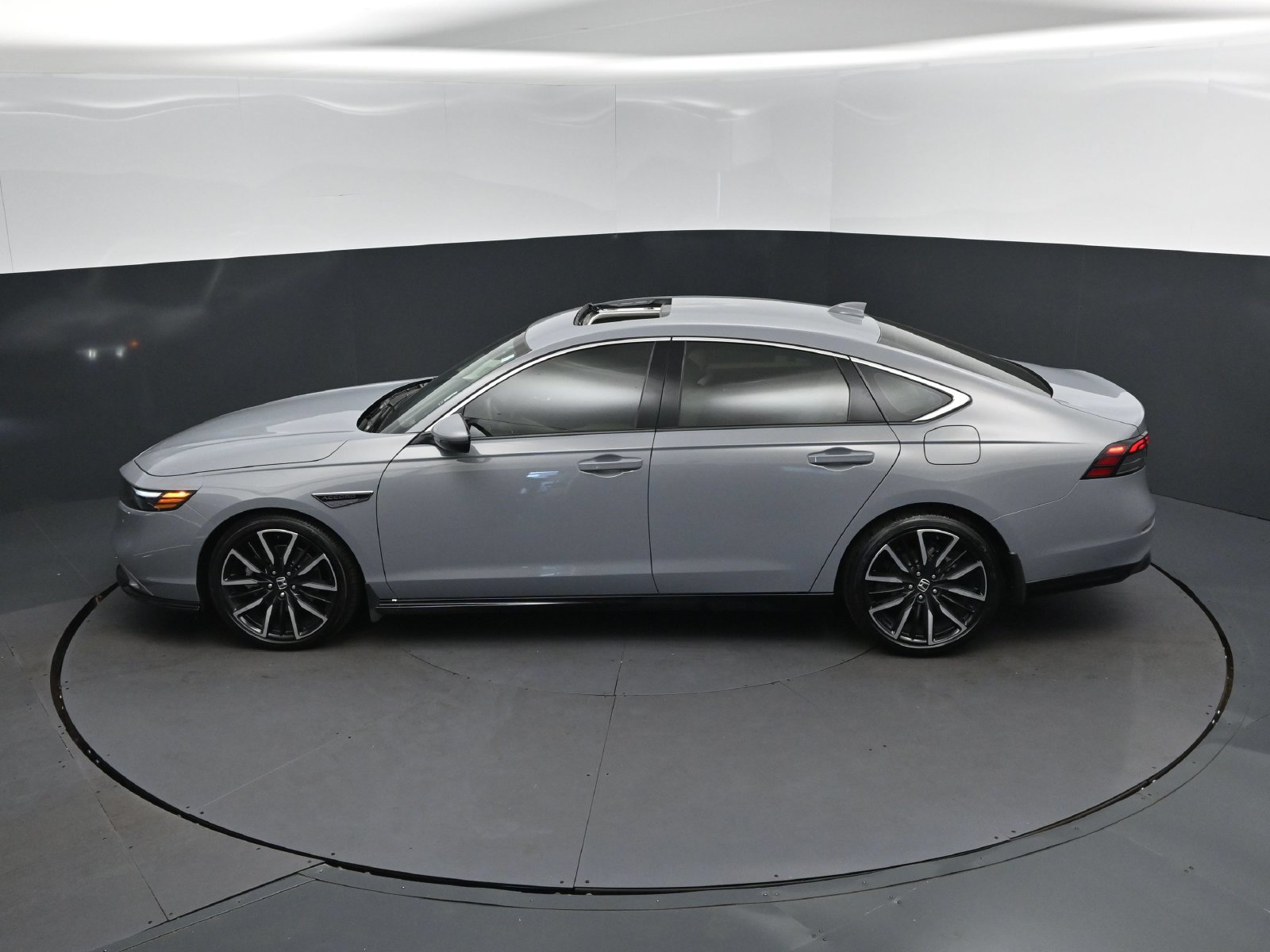 Used 2025 Honda Accord Touring image 32