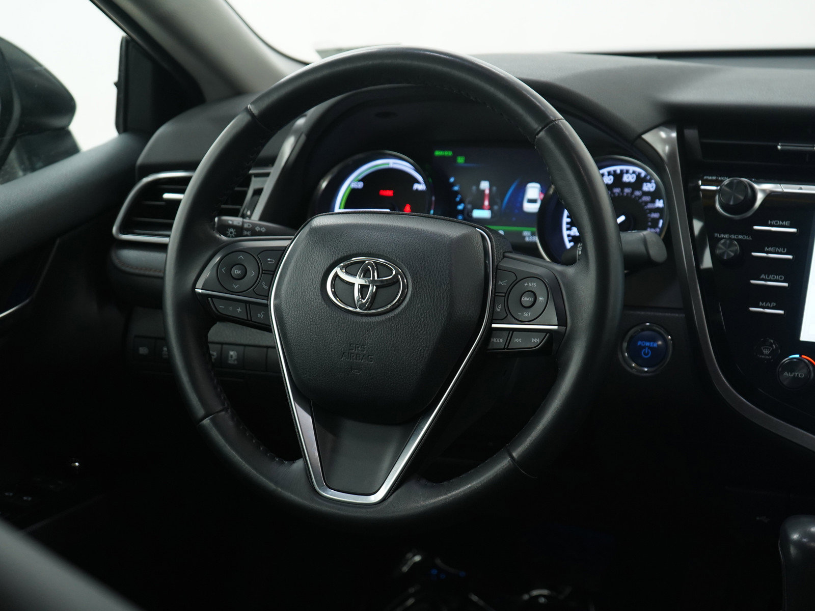 Used 2020 Toyota Camry XLE image 14