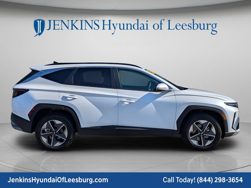 Certified 2025 Hyundai Tucson SEL AWD/4WD image 2