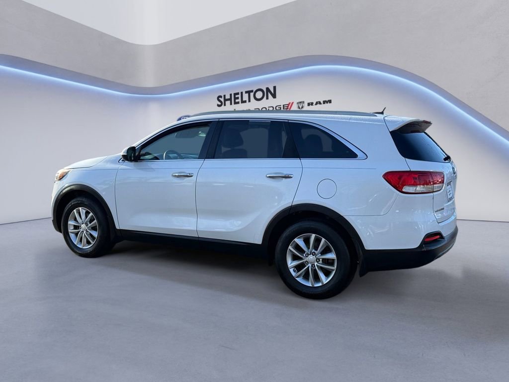 Used 2016 Kia Sorento LX image 3