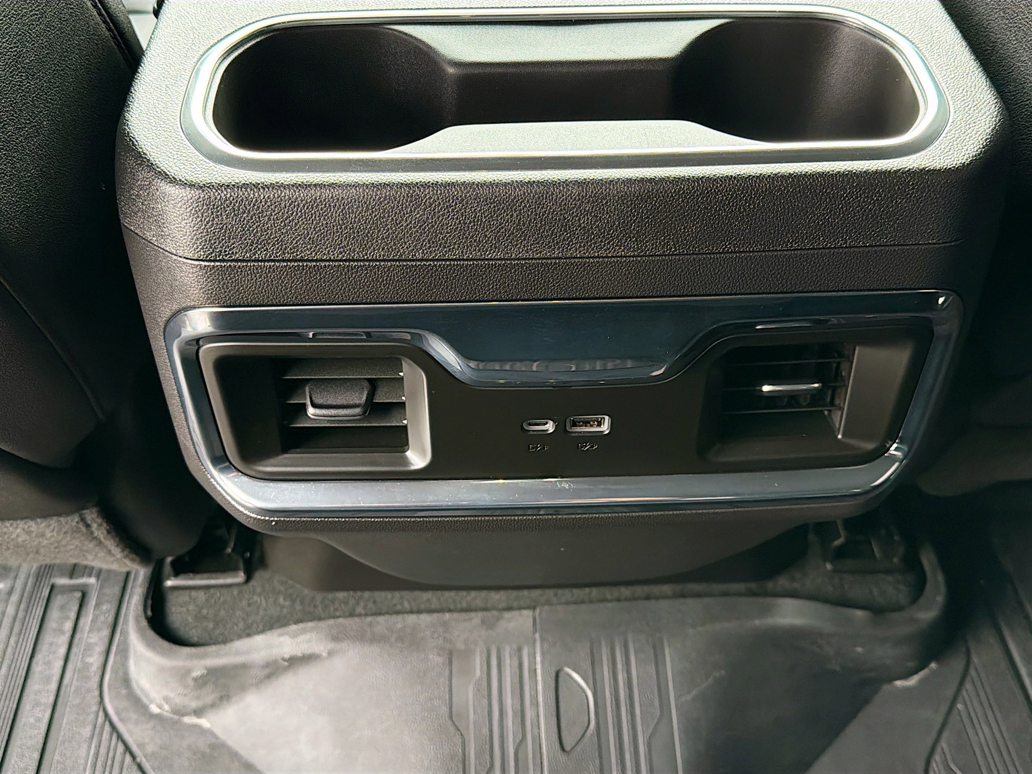 Used 2025 GMC Sierra 1500 Elevation w/ Elevation Premium Package image 19