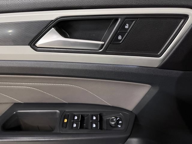 Used 2021 Volkswagen Atlas Cross Sport SEL R-Line w/ Luggage Net & Mats Package FWD image 28