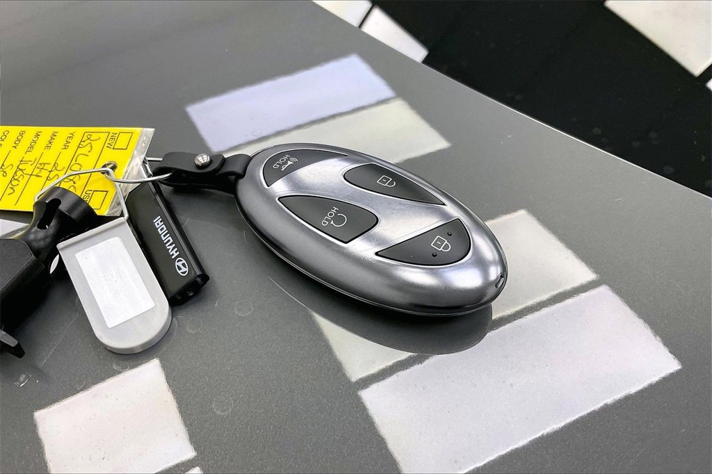 Certified 2025 Hyundai Tucson SE image 10