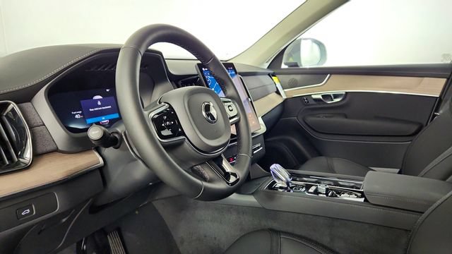 New 2026 Volvo XC90 B6 Plus w/ Protection Package Premier AWD/4WD image 12