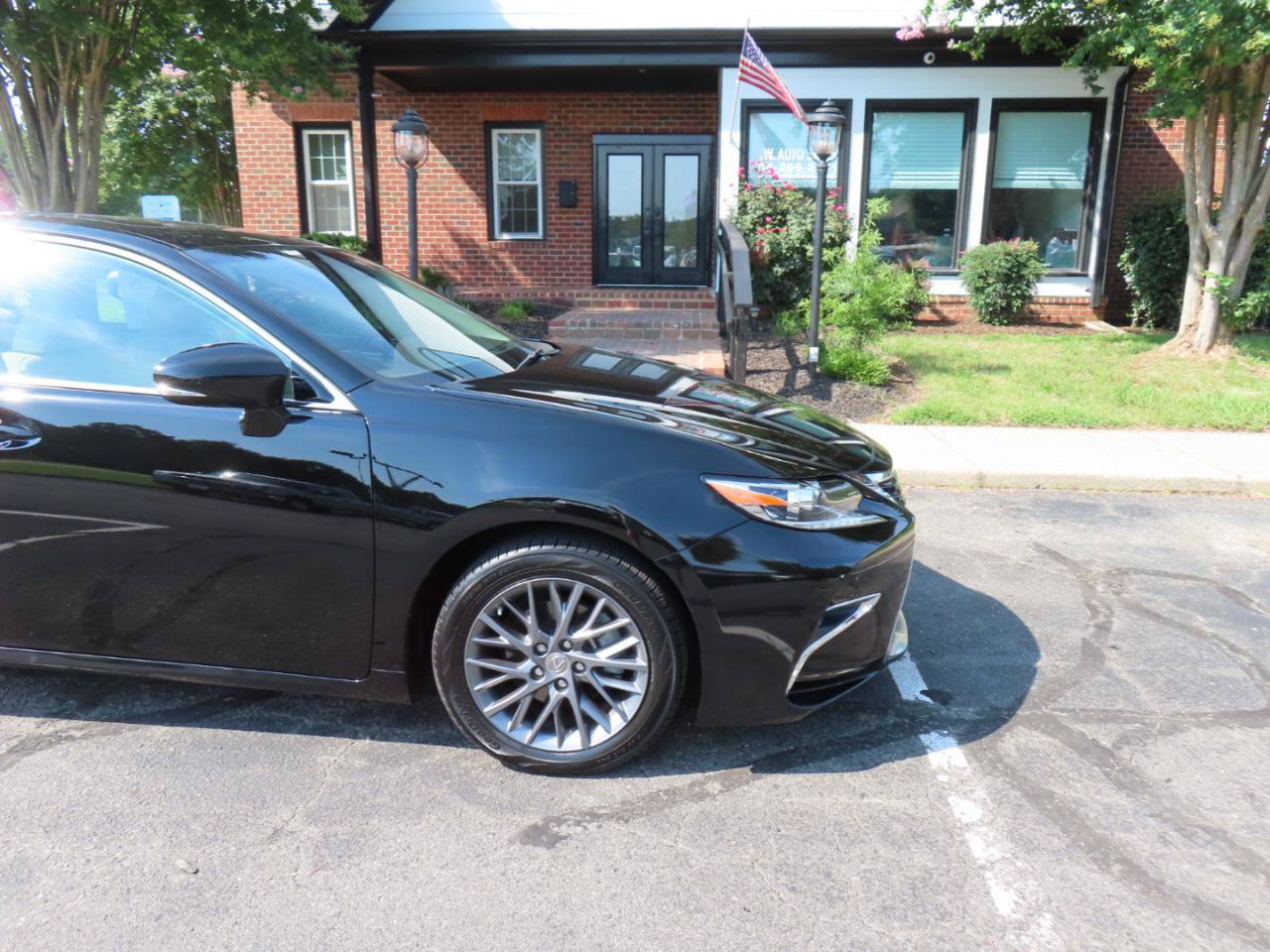 Used 2018 Lexus ES 350 w/ Premier Package FWD image 10