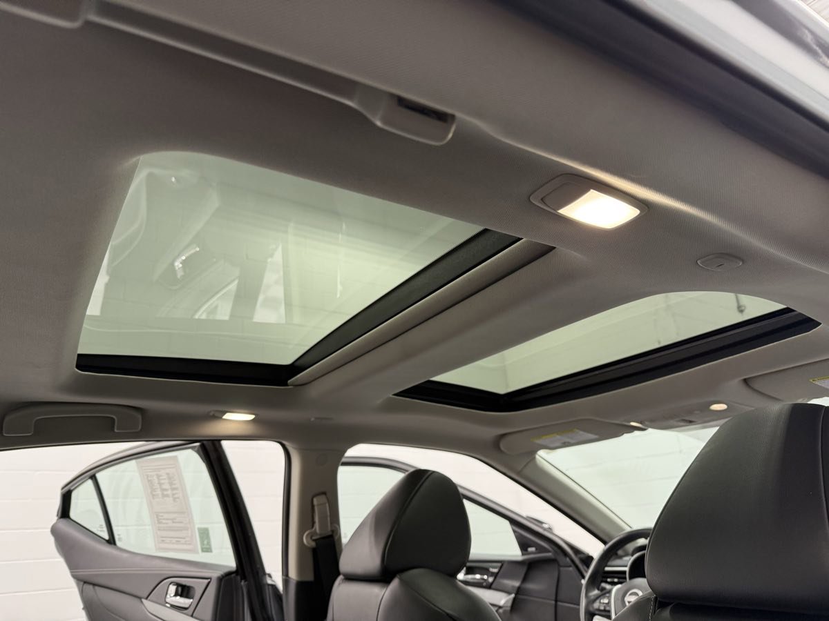 Used 2023 Nissan Maxima SL image 26