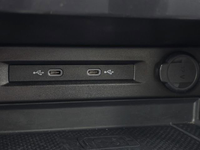 Used 2023 Volkswagen Tiguan SE image 16