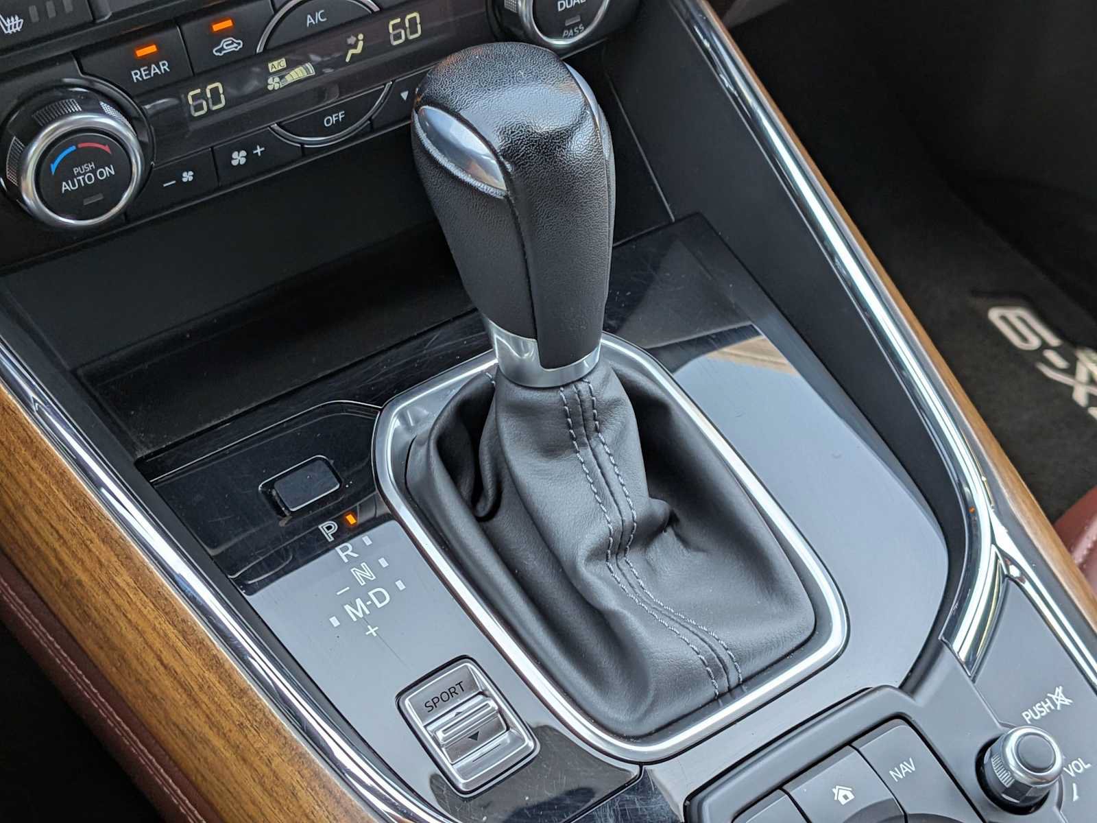 Used 2016 MAZDA CX-9 Signature AWD/4WD image 32