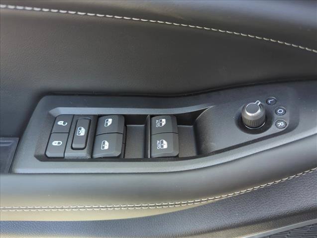 Used 2026 Jeep Grand Cherokee Limited AWD/4WD image 17