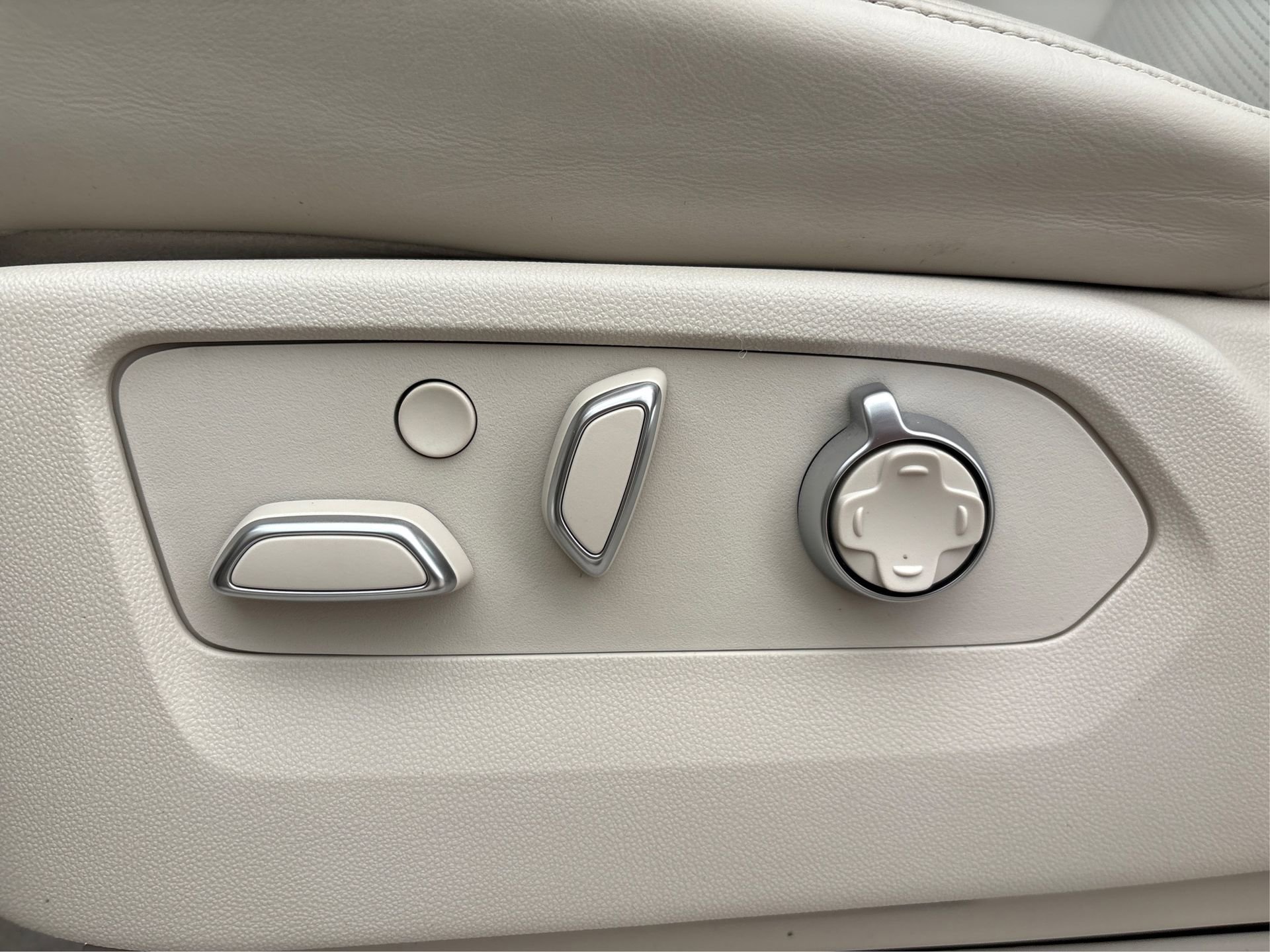 New 2025 Cadillac Escalade Sport Platinum image 32