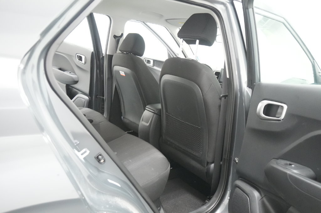 Used 2026 Hyundai Venue SE FWD image 22