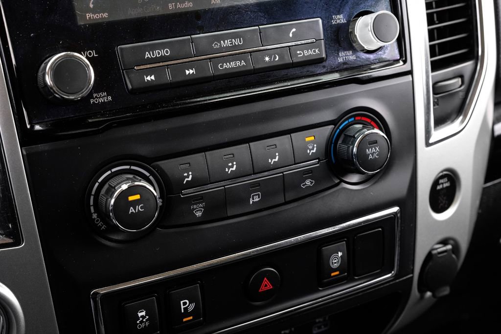 Used 2021 Nissan Titan SV image 22
