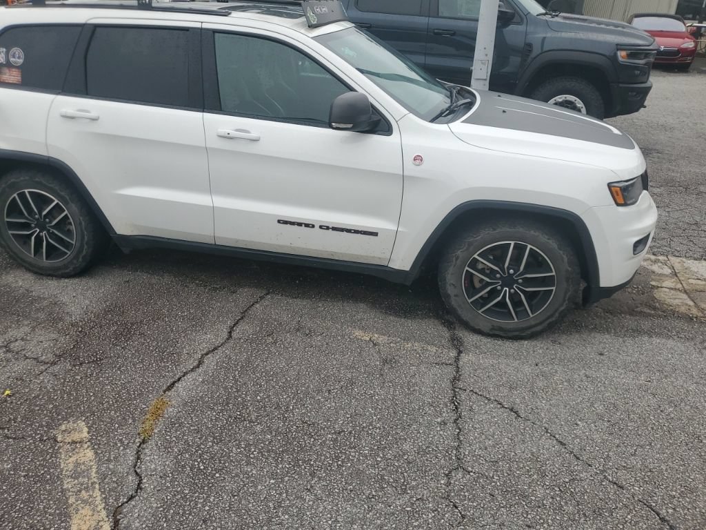 Used 2020 Jeep Grand Cherokee Trailhawk w/ Premium Lighting Group AWD/4WD image 7
