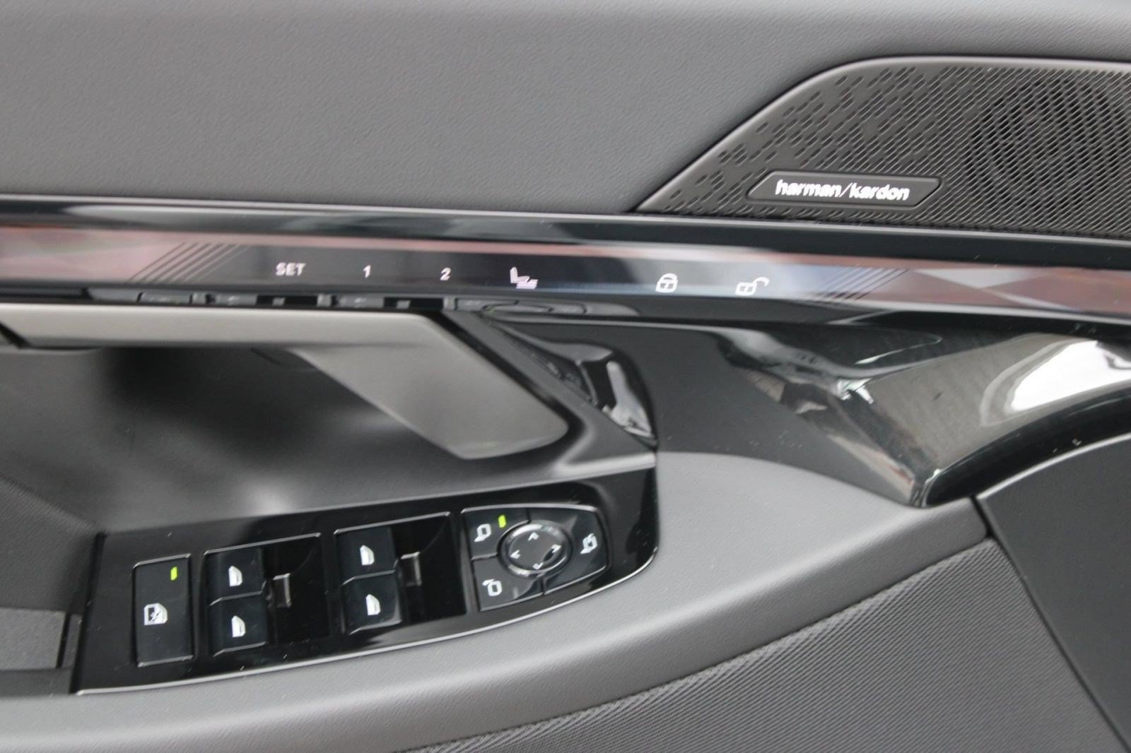 Used 2026 BMW 530i w/ M Sport Package RWD image 14