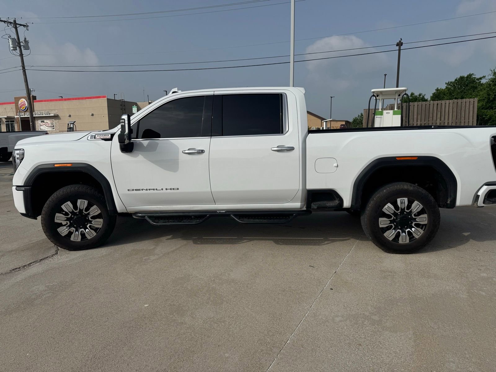 Used 2025 GMC Sierra 3500 Denali w/ Technology Package AWD/4WD image 7