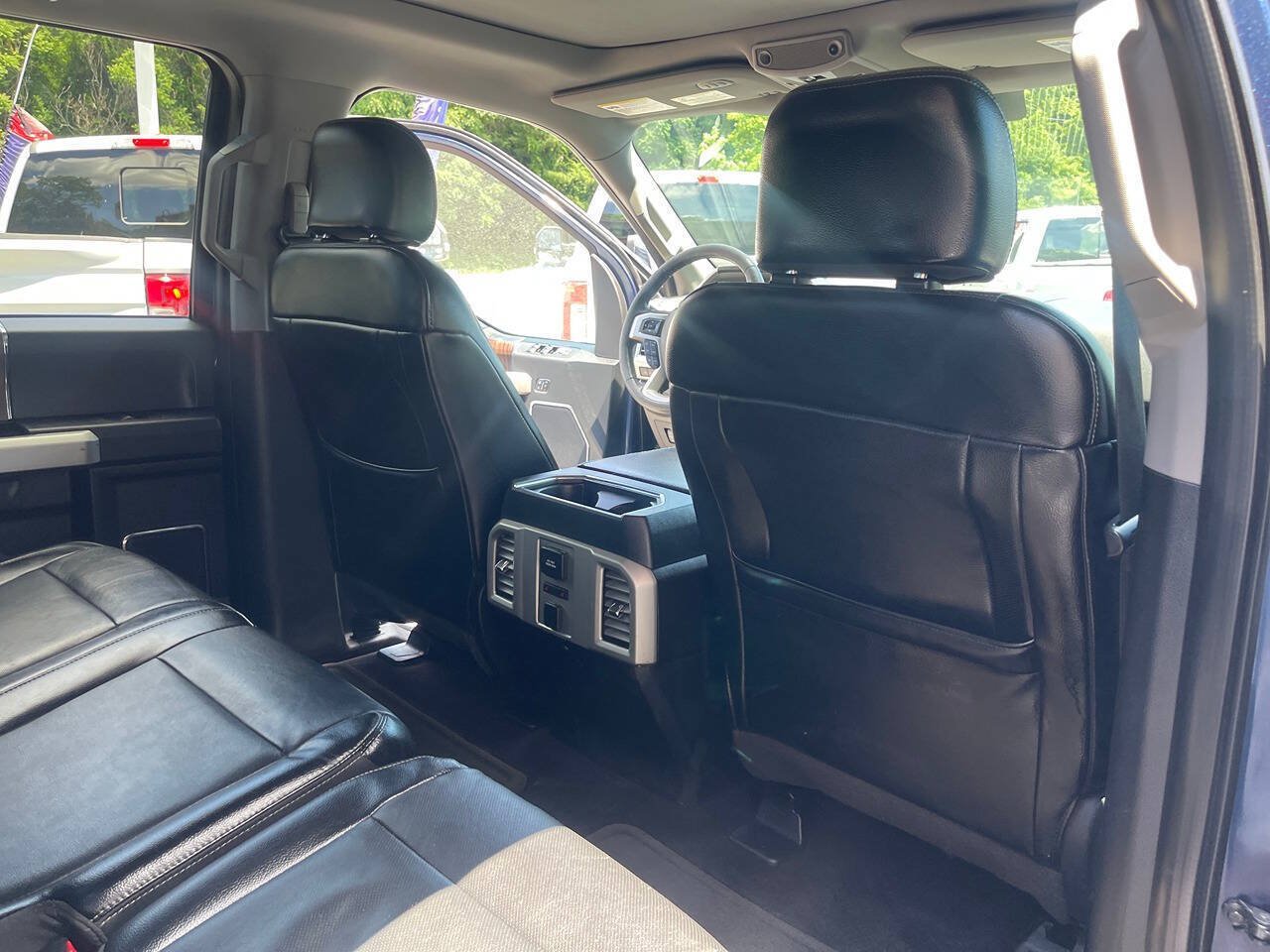 Used 2015 Ford F150 Lariat w/ Equipment Group 502A Luxury AWD/4WD image 29