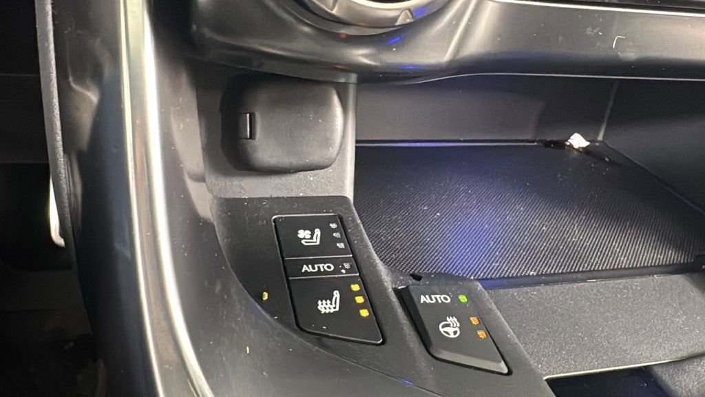 Used 2023 Lexus LX 600 F Sport image 32