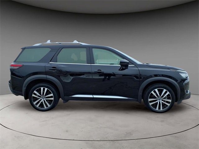 Certified 2024 Nissan Pathfinder Platinum w/ Cargo Package image 10