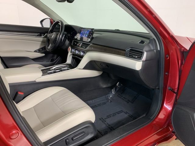 Used 2020 Honda Accord Touring image 38
