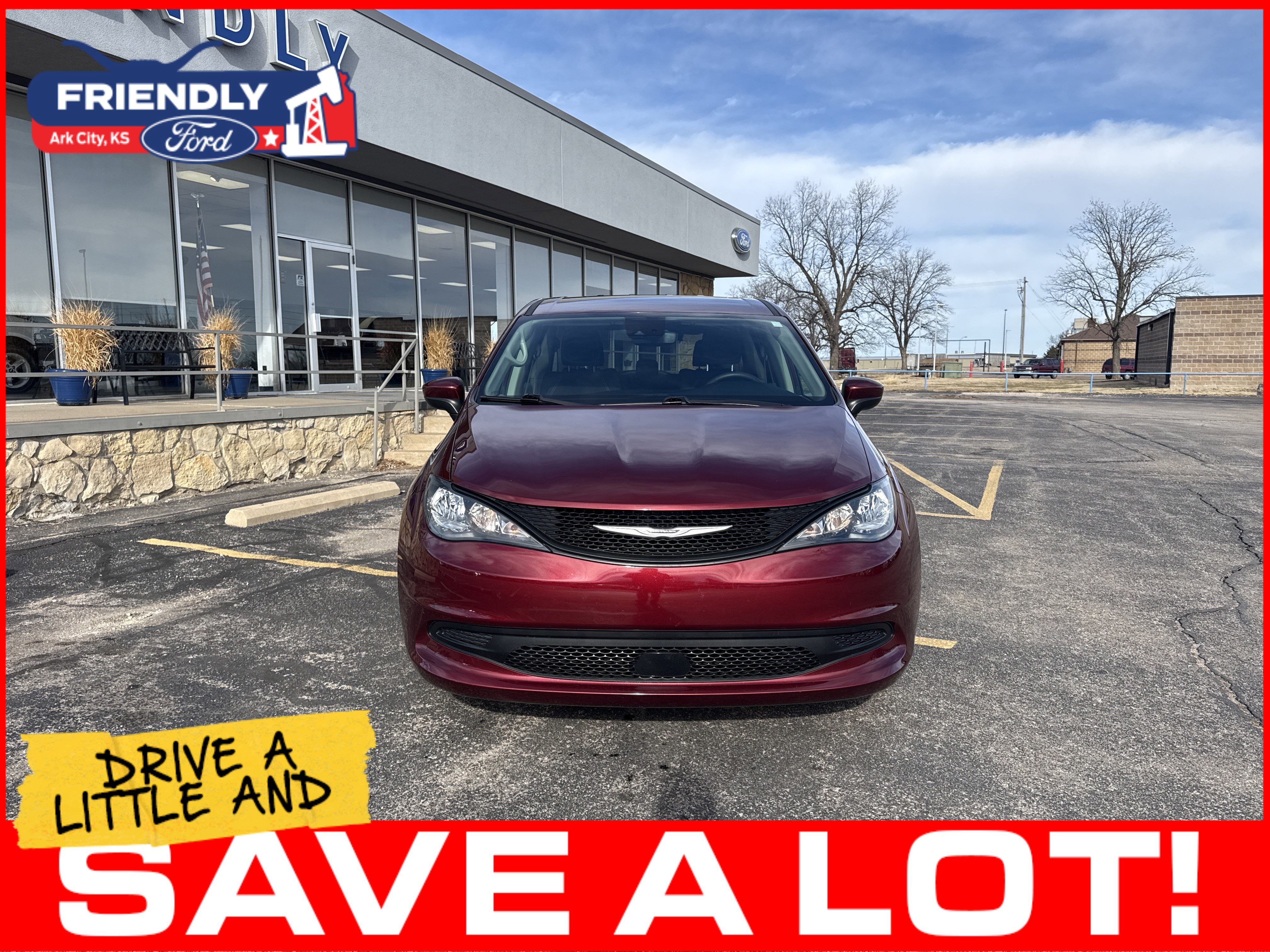 Used 2023 Chrysler Voyager LX FWD image 10