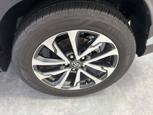 Certified 2023 Toyota Corolla Cross XLE w/ Convenience Package FWD image 9