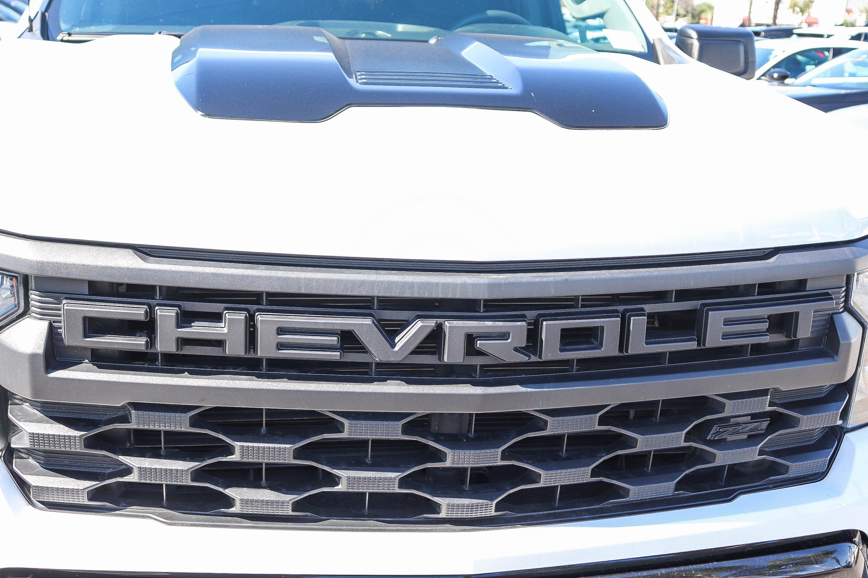 Used 2024 Chevrolet Silverado 1500 Custom Trail Boss w/ LPO, Dark Essentials Package AWD/4WD image 4