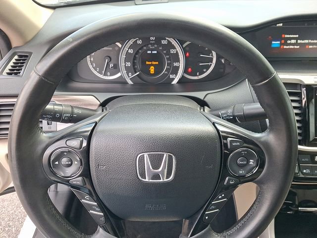 Used 2016 Honda Accord Touring image 21